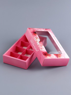 Коробка для 8 конфет с окном "Самой прекрасной"