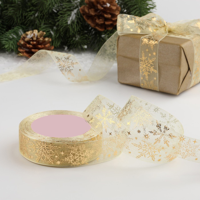 Лента из органзы Белая/белые снежинки 2,5 см / 3 м 