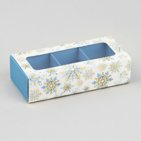 Коробка для 3 конфет с окном &quot;Снежинки&quot;