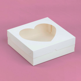 Коробка для клубники в шоколаде 20х20х3,5 см с окном "Сердце", белая
