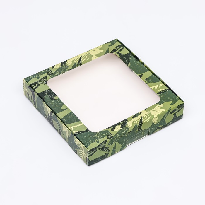 Коробка 16х16х3 см с окном "Камуфляж"