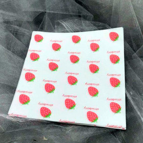 Обёрточная бумага с рисунком &quot;Клубнички&quot; 18х18 см / 5 шт   