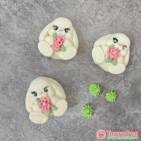 Фигурка из глазури 2d &quot;Зайка с цветочком&quot; 4 см / 1 шт