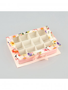 Коробка для 12 конфет "Нежные цветы"