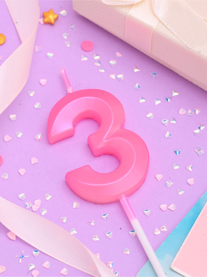 Свеча Цифра "3" с гранями, розовая  / 5 см