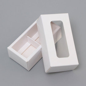 Коробка для 2 конфет с окном, белая 